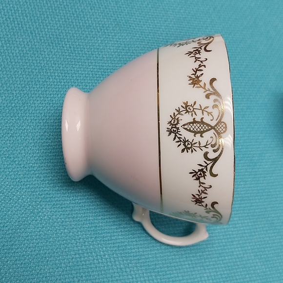 🫖 Royal Vale Cup & Saucer - Picture 2 of 8